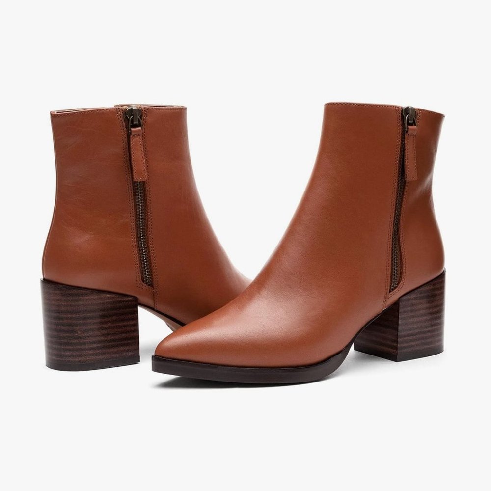 NWOT Linea Paolo Viva Low Block Heel Zipper Ankle Booties Sz 8.5